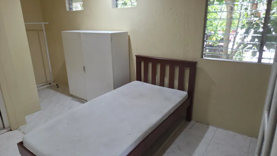 Kampus Kalikasan, Filipina — Bilik seorang
